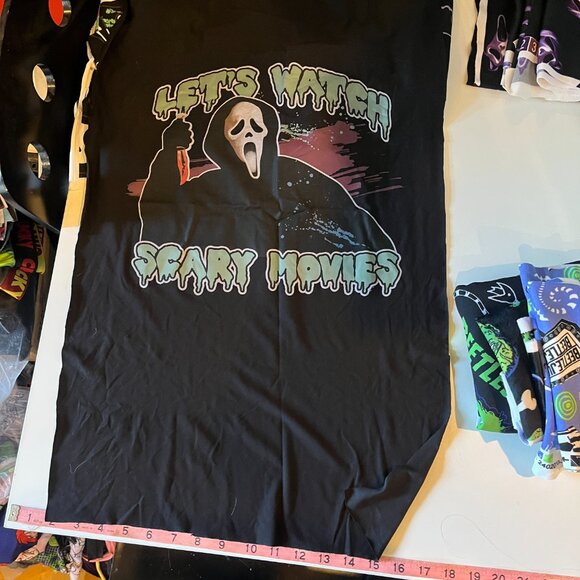 26 pc horror Movie scrap fabric bundle with elastics - Picture 7 of 9